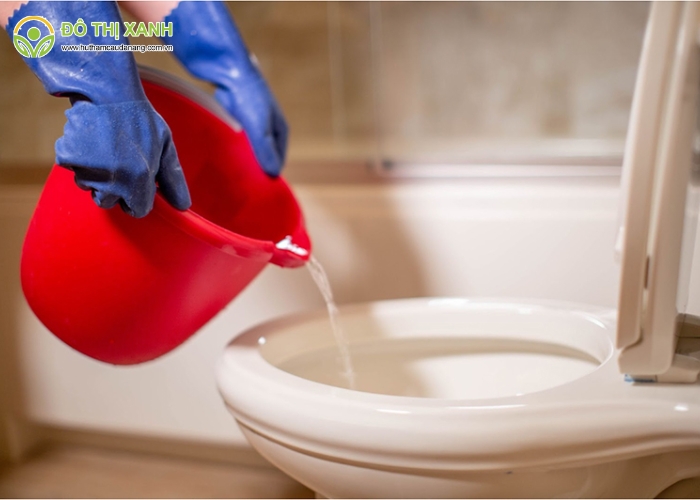 Cách xử lý bồn cầu bị nghẹt (1) Cách xử lý bồn cầu bị nghẹt (1)
